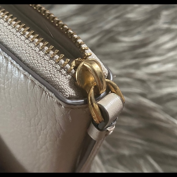 Q Wingman Small Leather Wristlet - Picture 5 of 5